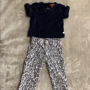 2 piece Animal print set.